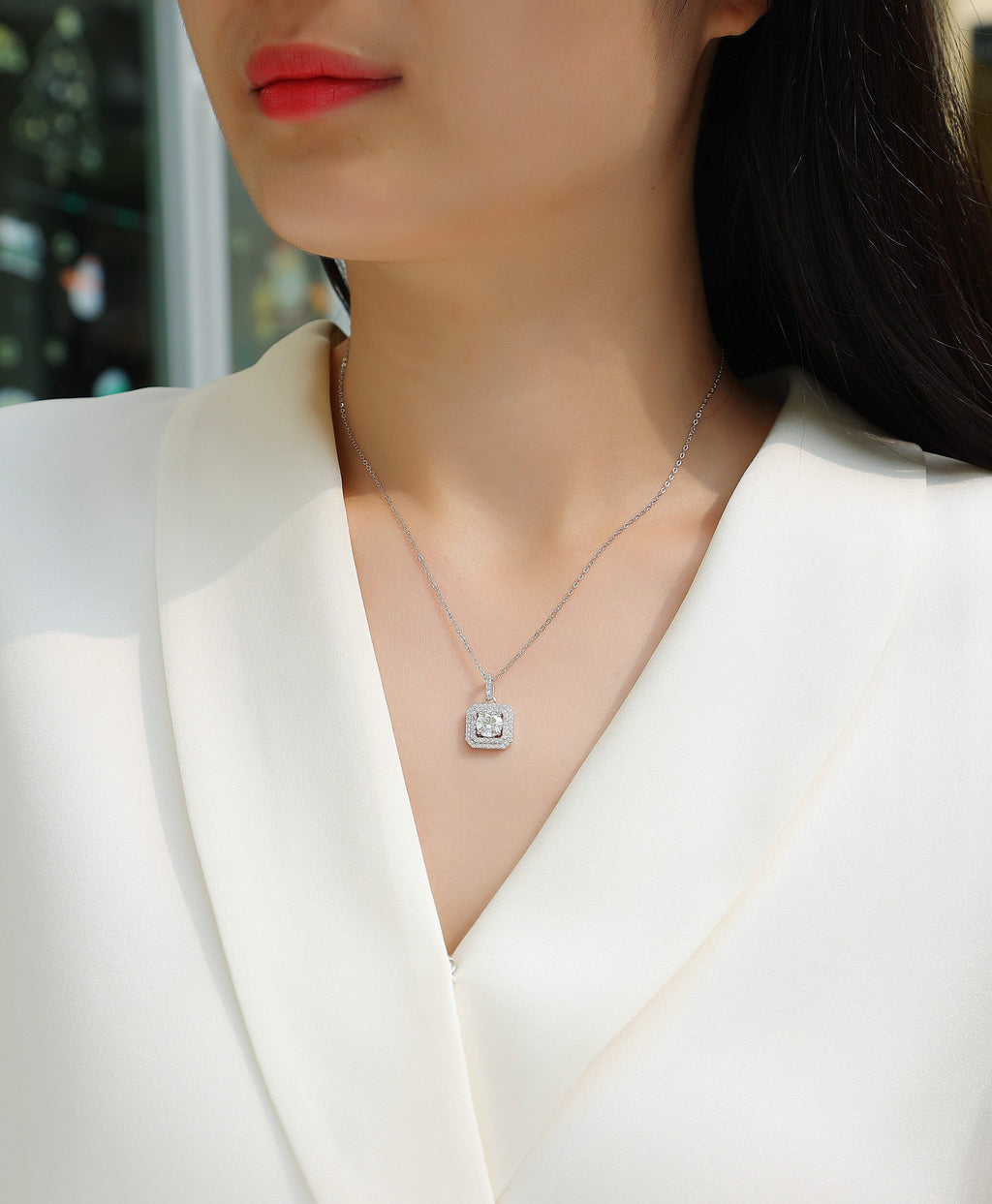 Sugar Diamond - A Fashionable And Luxurious Diamond Pendant
