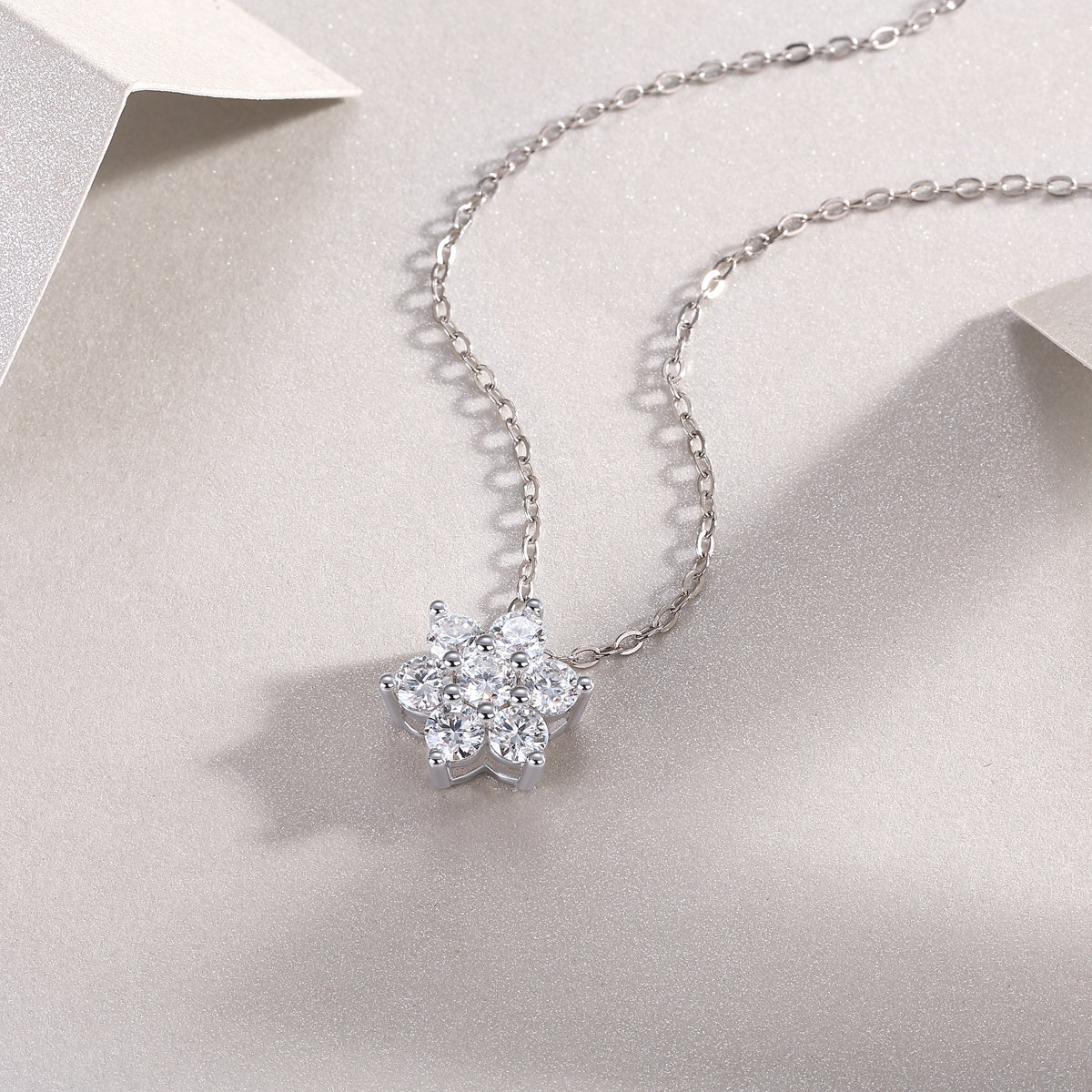 Snowflakes Fluttering - A Fashionable And Luxurious Diamond Jewelry Pendant Set With Moissanite