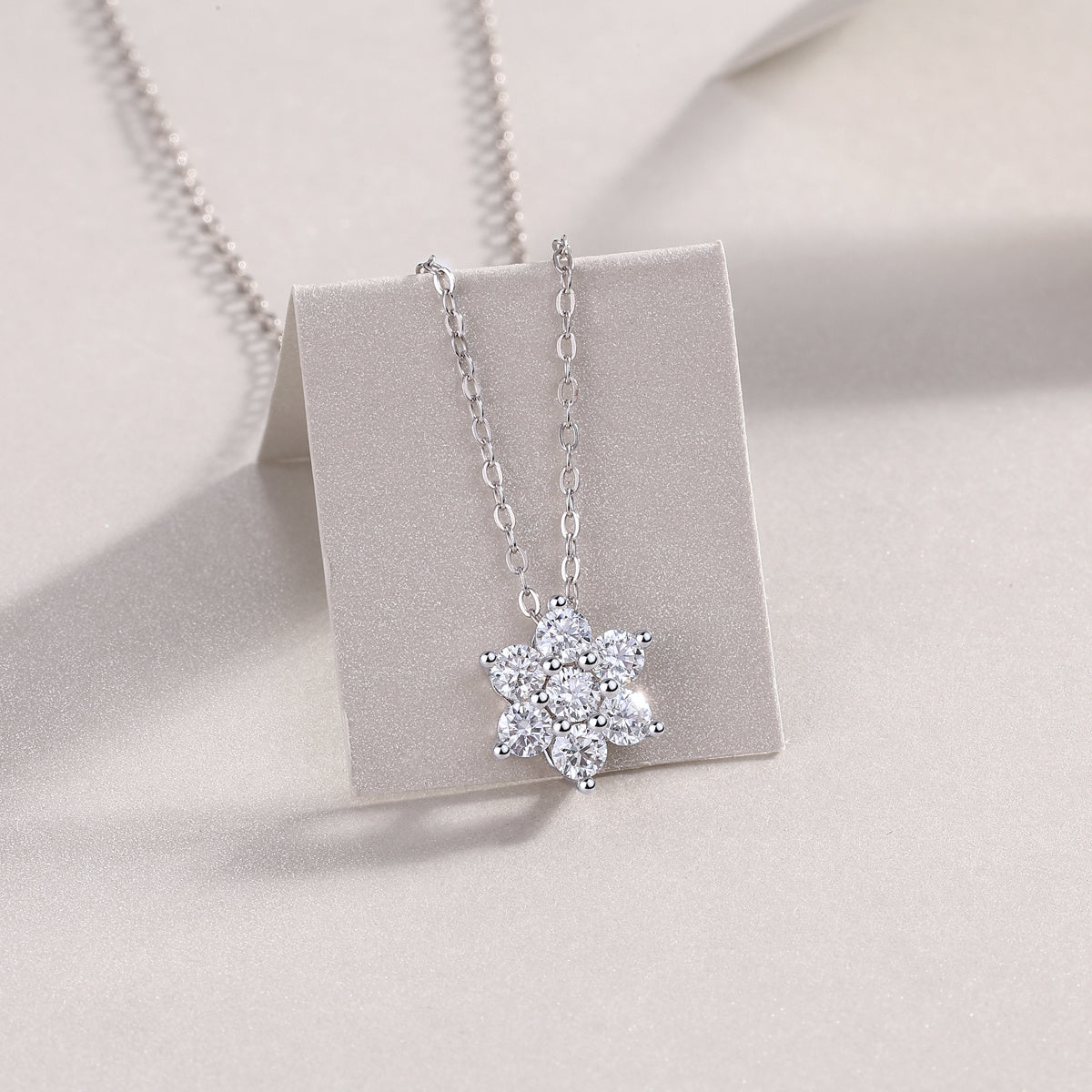 Snowflakes Fluttering - A Fashionable And Luxurious Diamond Jewelry Pendant Set With Moissanite