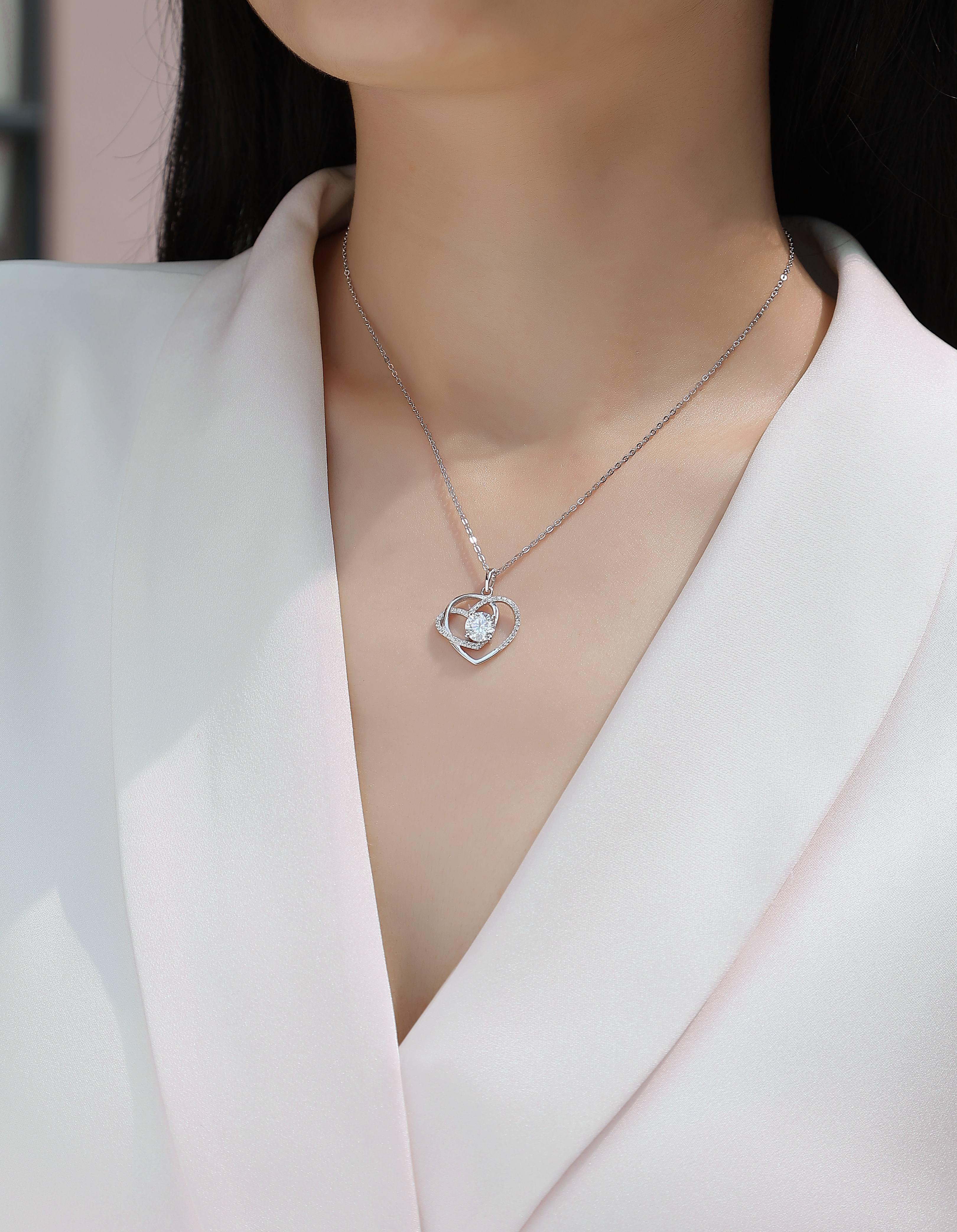Heart To Heart - A Fashionable And Luxurious Diamond Jewelry Pendant Set