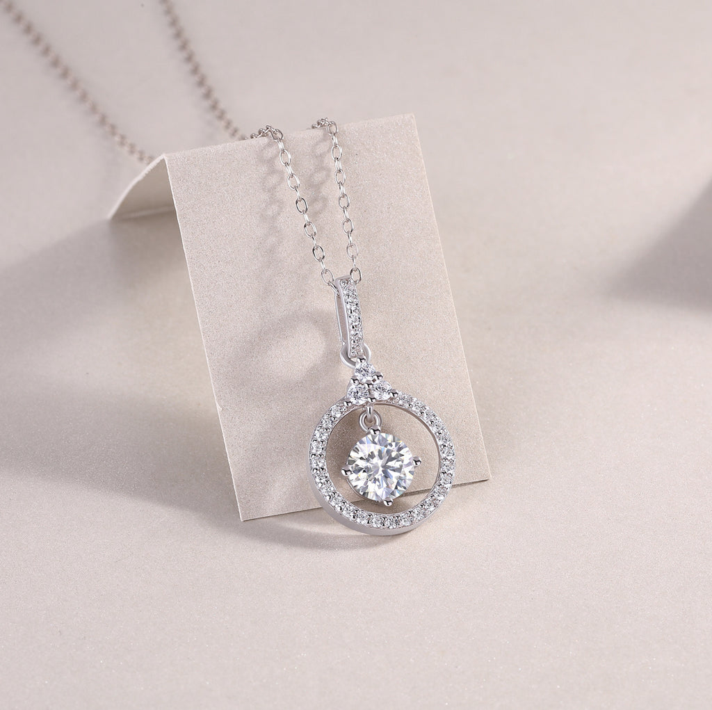 Love Ring - A Fashionable And Luxurious Diamond Jewelry Pendant Set