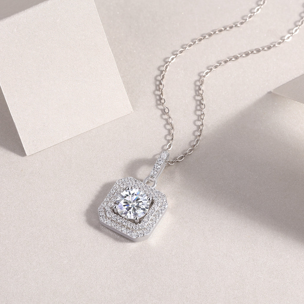 Sugar Diamond - A Fashionable And Luxurious Diamond Pendant