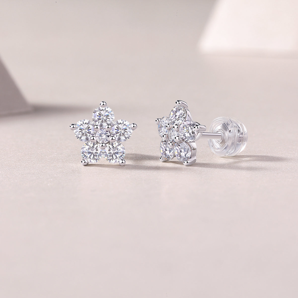 Paris Flower - Fashionable And Luxurious Diamond  With Moissanite S925