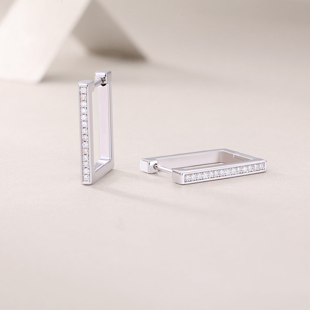 Fashionable And Luxurious Diamond Earrings