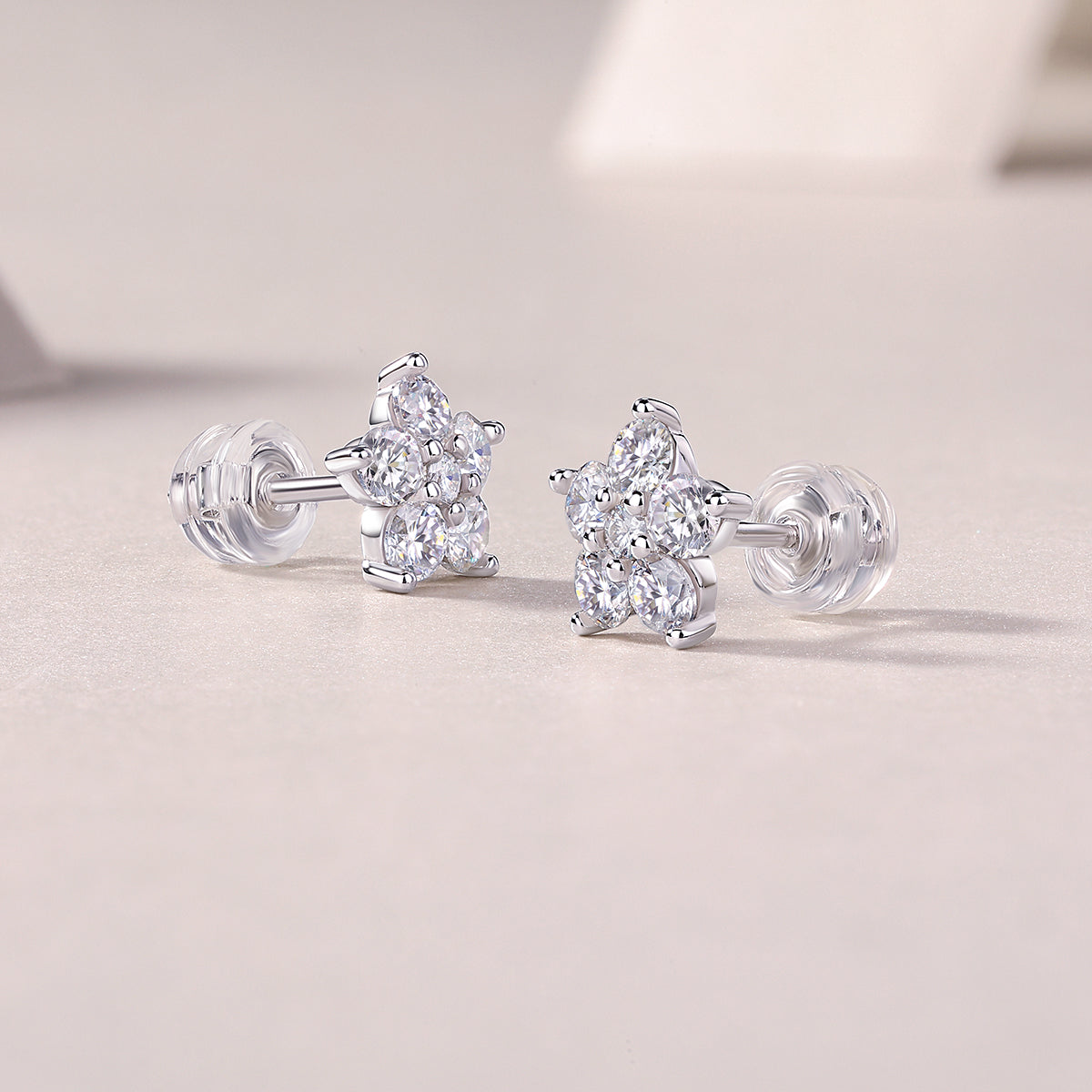 Paris Flower - Fashionable And Luxurious Diamond  With Moissanite S925