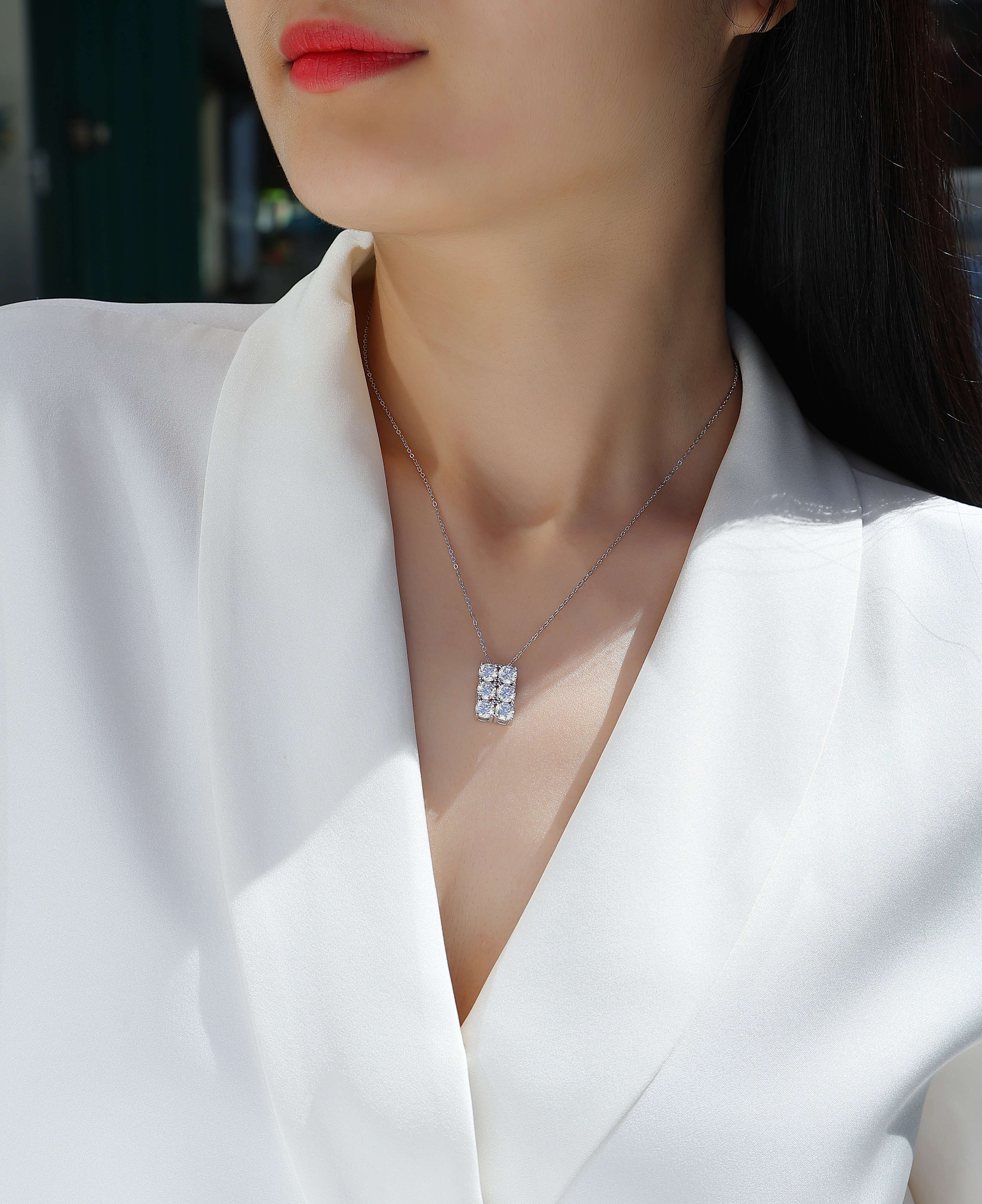Luxurious Diamond Pendant