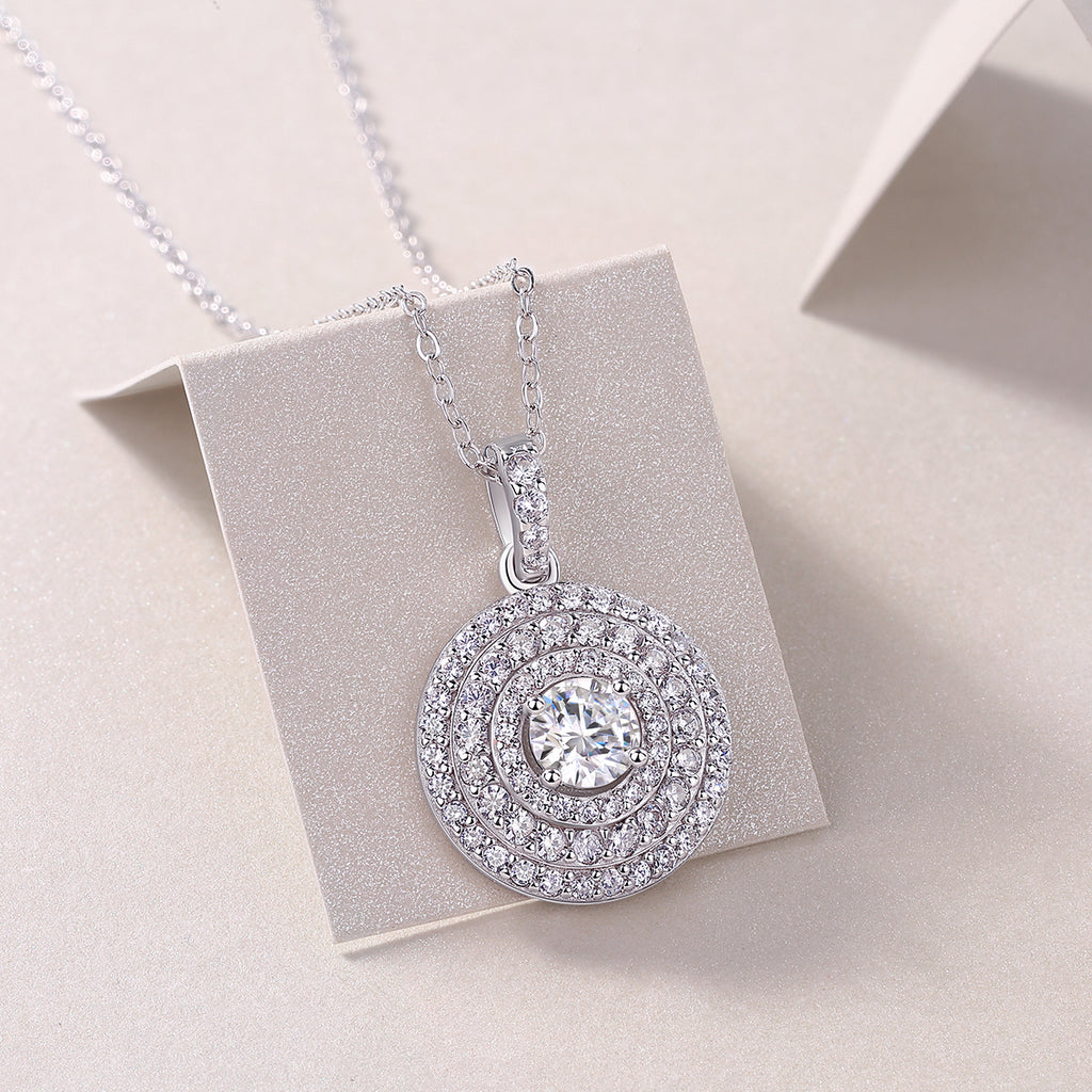 White Dune - A Fashionable And Luxurious Diamond Jewelry Pendant Set